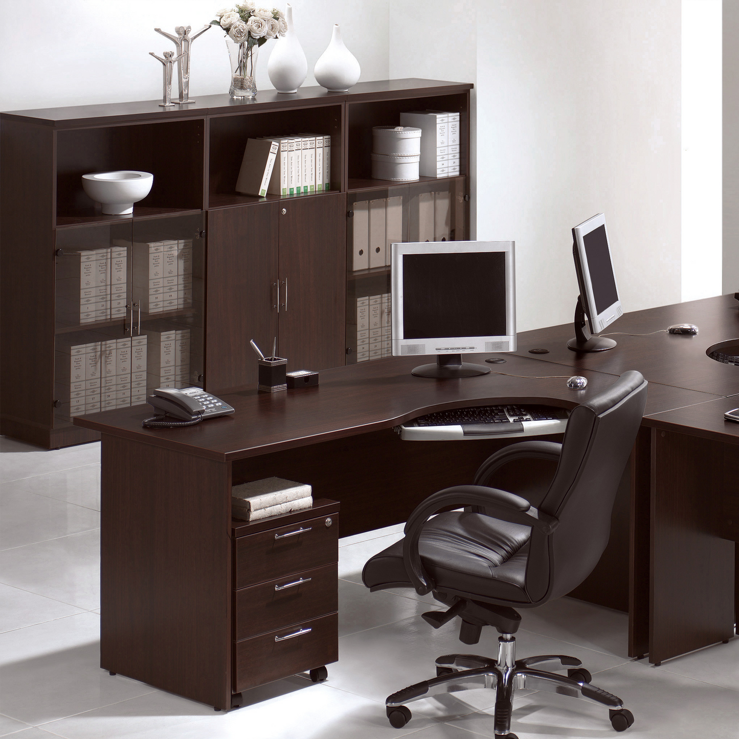 L-Shape Ergonomic Table